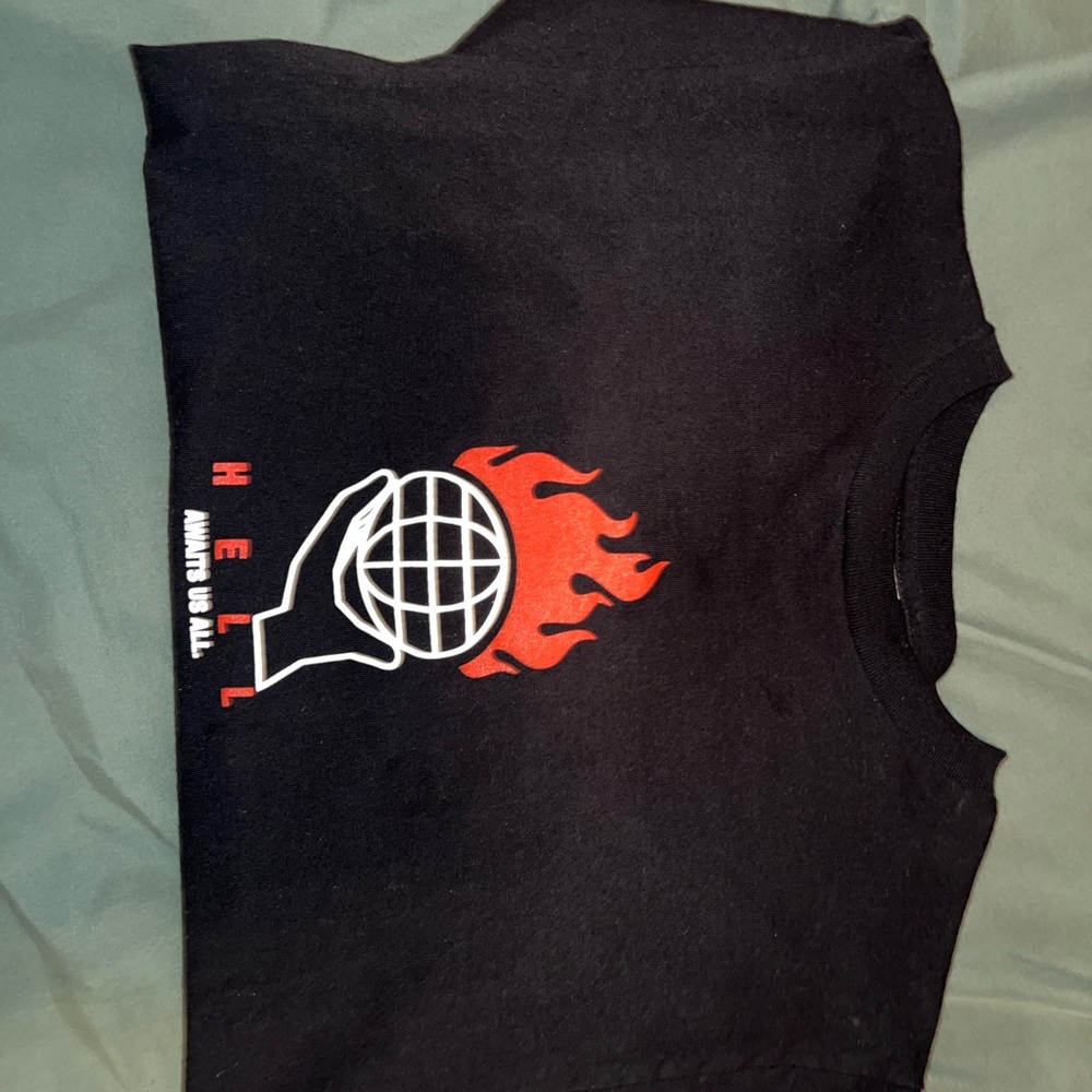 Graphic tee